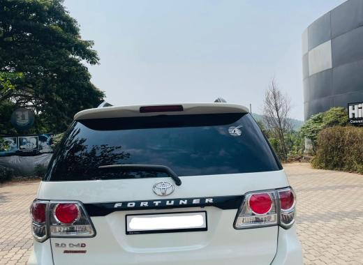 Toyota Fortuner White
