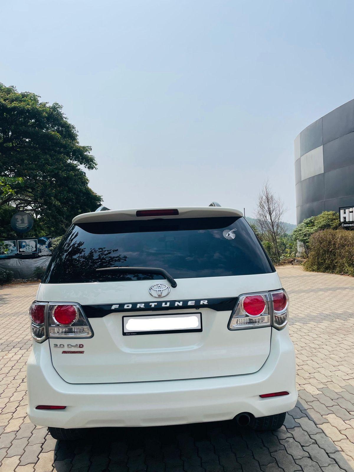Toyota Fortuner White