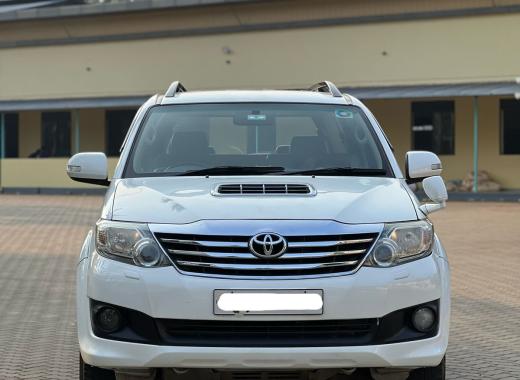 Toyota Fortuner White