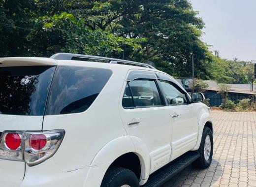 Toyota Fortuner White
