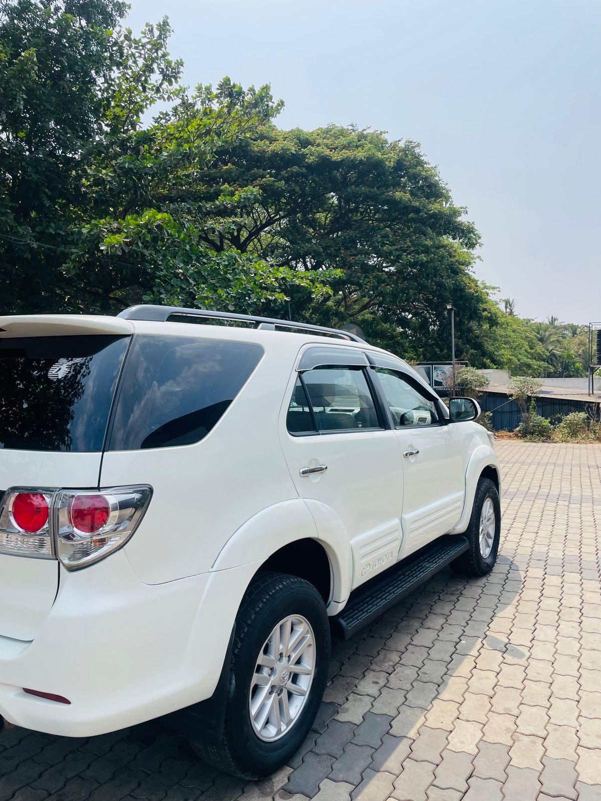 Toyota Fortuner White