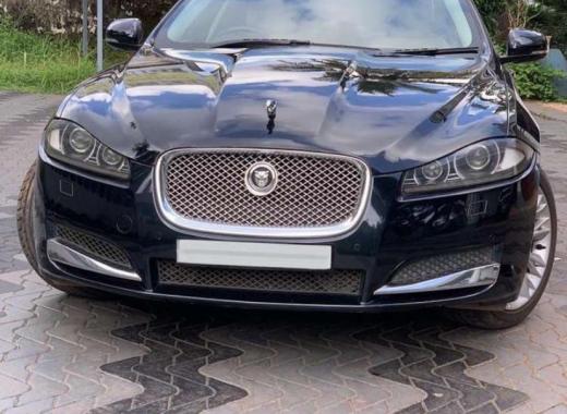 Jaguar XF Black
