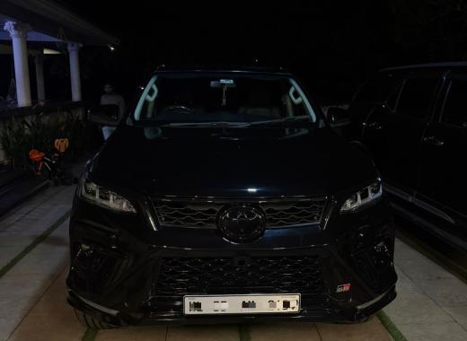 Toyota Legender Black