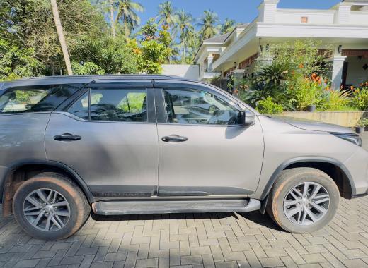 Toyota Fortuner Legender