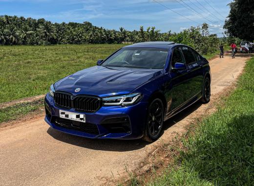 BMW M5 Blue