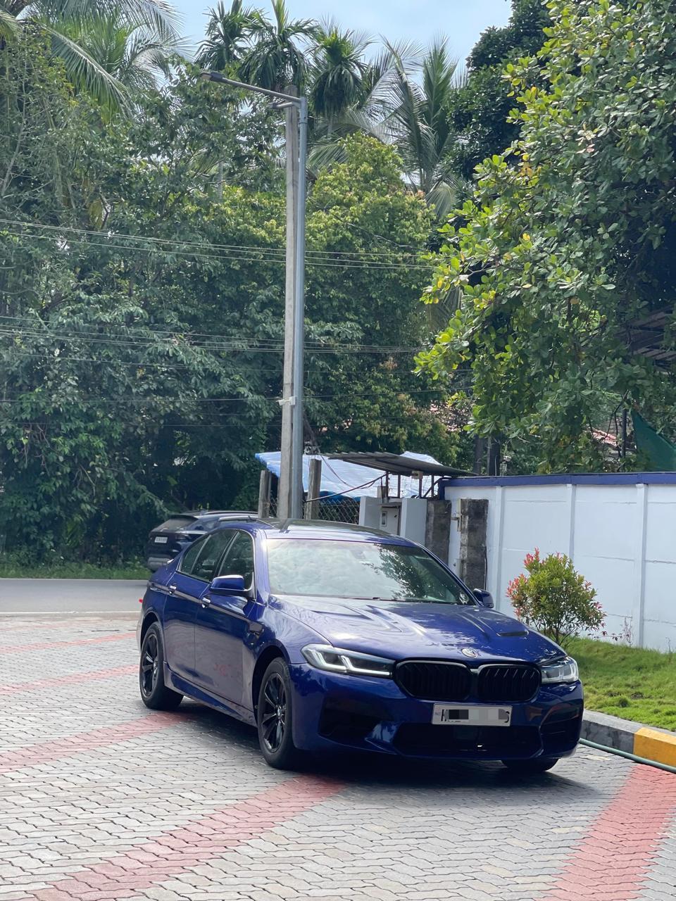 BMW M5 Blue