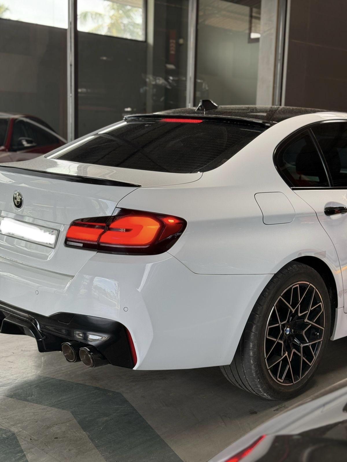 BMW M5 White