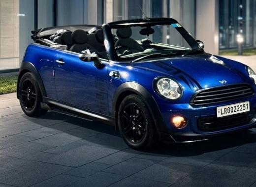 Mini Cooper Convertible Blue
